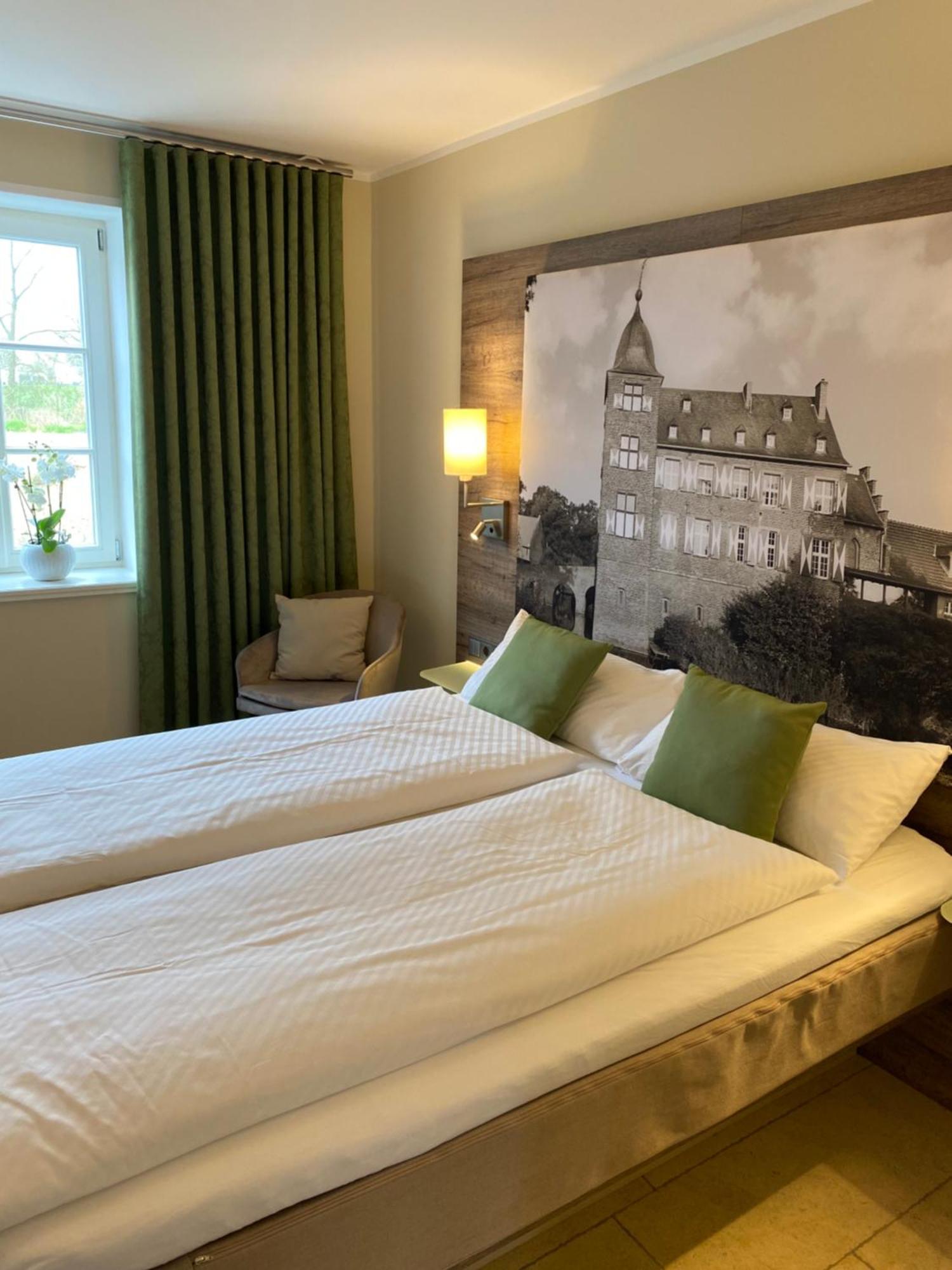Burg Heimerzheim Swisttal Екстер'єр фото